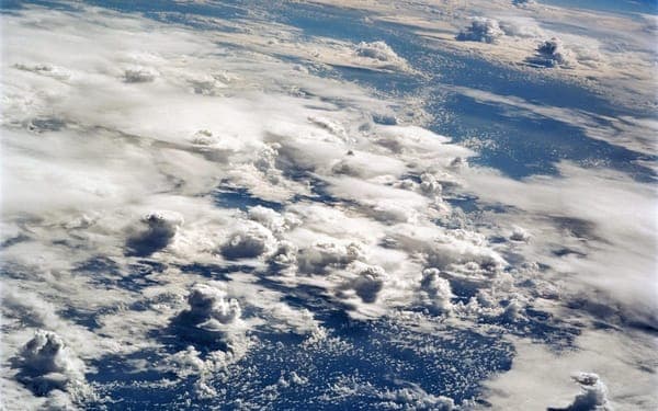NASA — Thunderstorms over the Pacific, STS-64 (sts064-83-099)